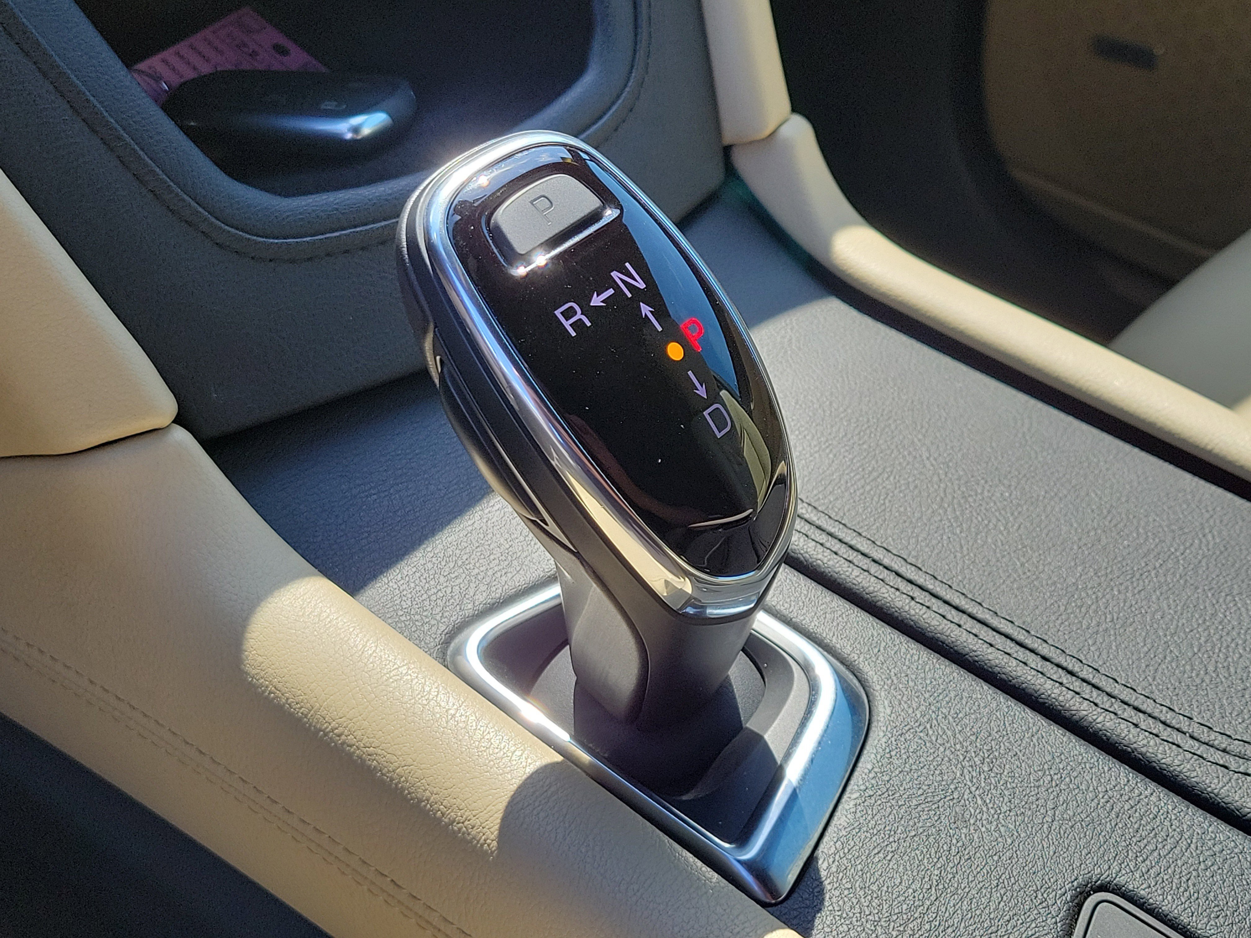 Used 2017 Cadillac XT5 Luxury w/ Driver Awareness Package image 32