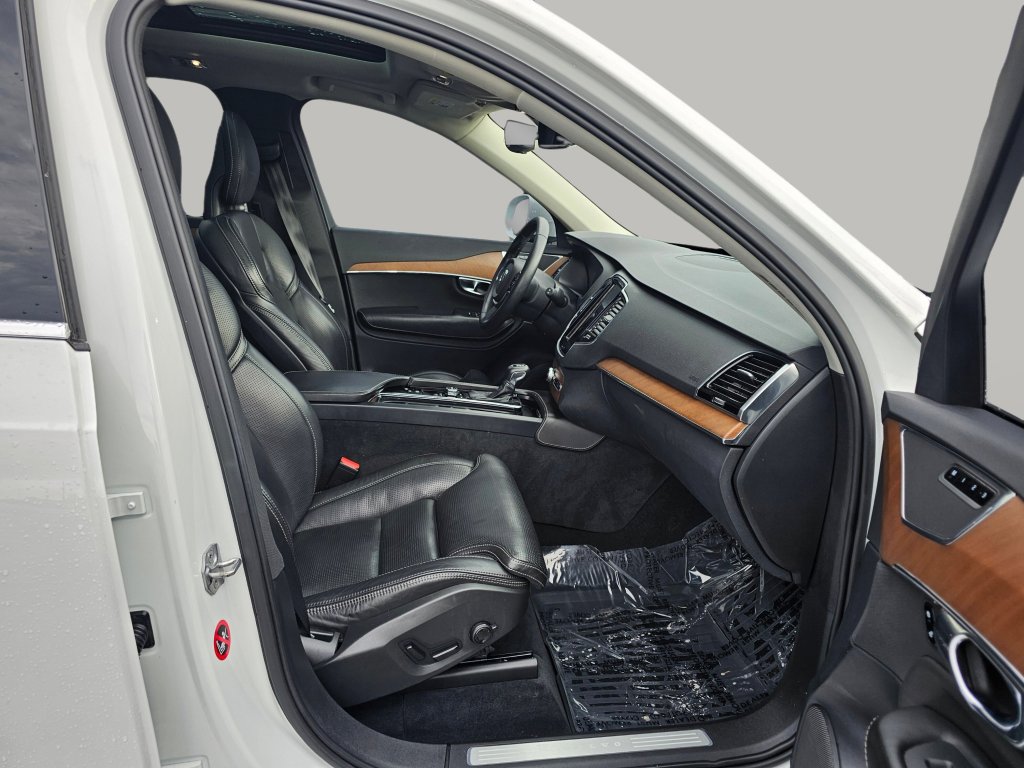 Used 2017 Volvo XC90 T6 Inscription w/ Vision Package image 26