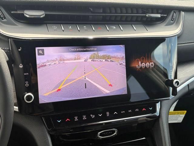 New 2026 Jeep Grand Cherokee Altitude AWD/4WD image 22