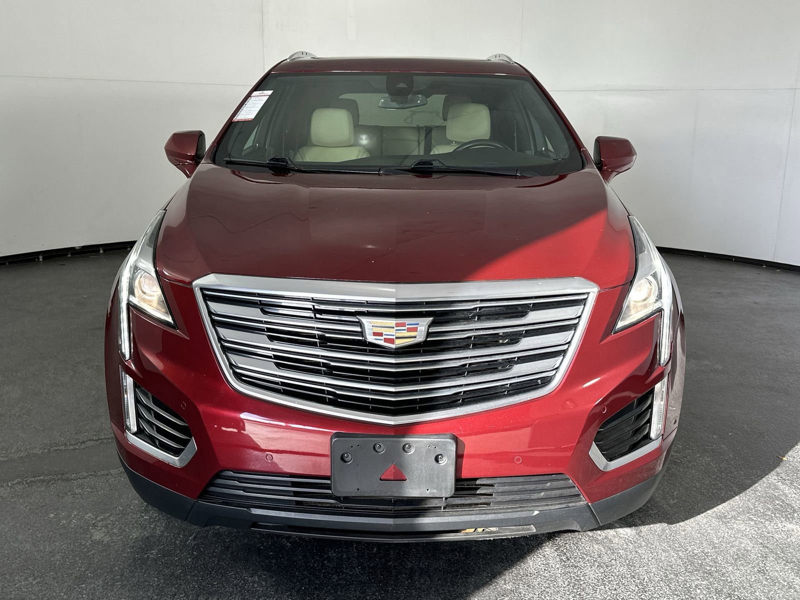 Used 2017 Cadillac XT5 Luxury w/ Driver Awareness Package image 3
