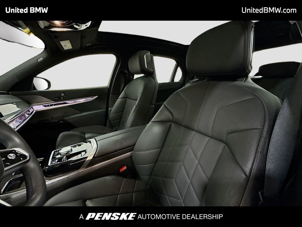 Certified 2024 BMW 750e xDrive w/ Premium Package 2 AWD/4WD image 5