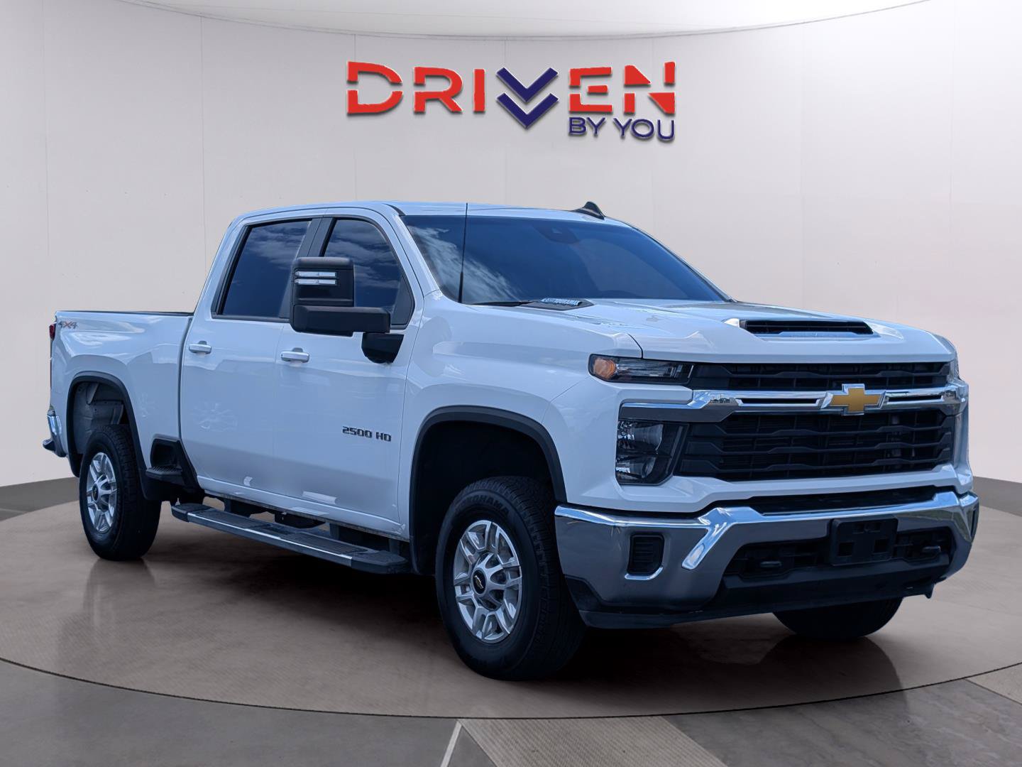 Used 2024 Chevrolet Silverado 2500 LT AWD/4WD image 7