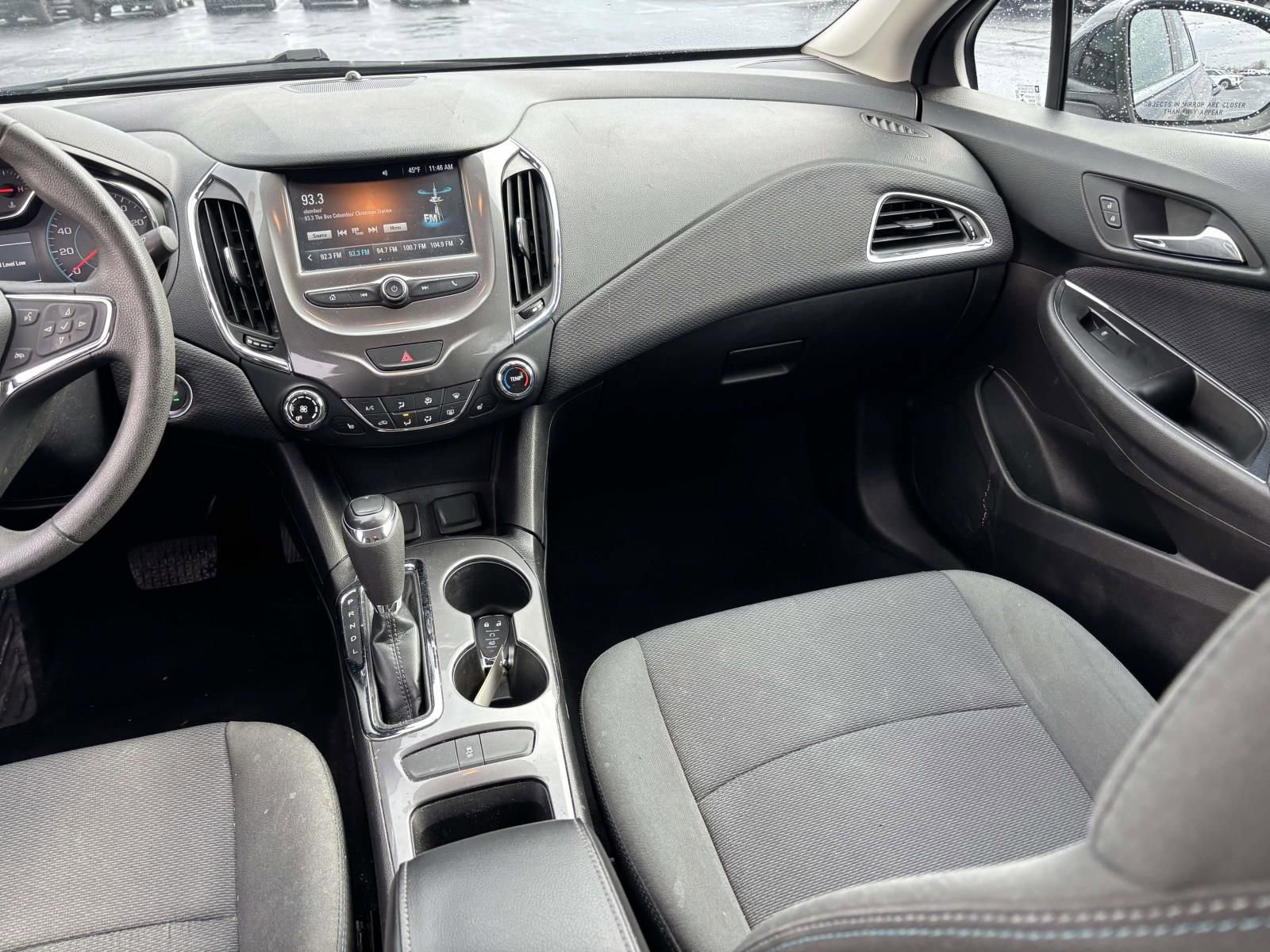 Used 2017 Chevrolet Cruze LT w/ Convenience Package image 32