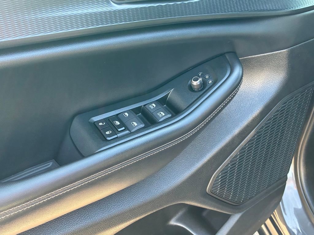 Used 2024 Jeep Grand Cherokee L Altitude image 16