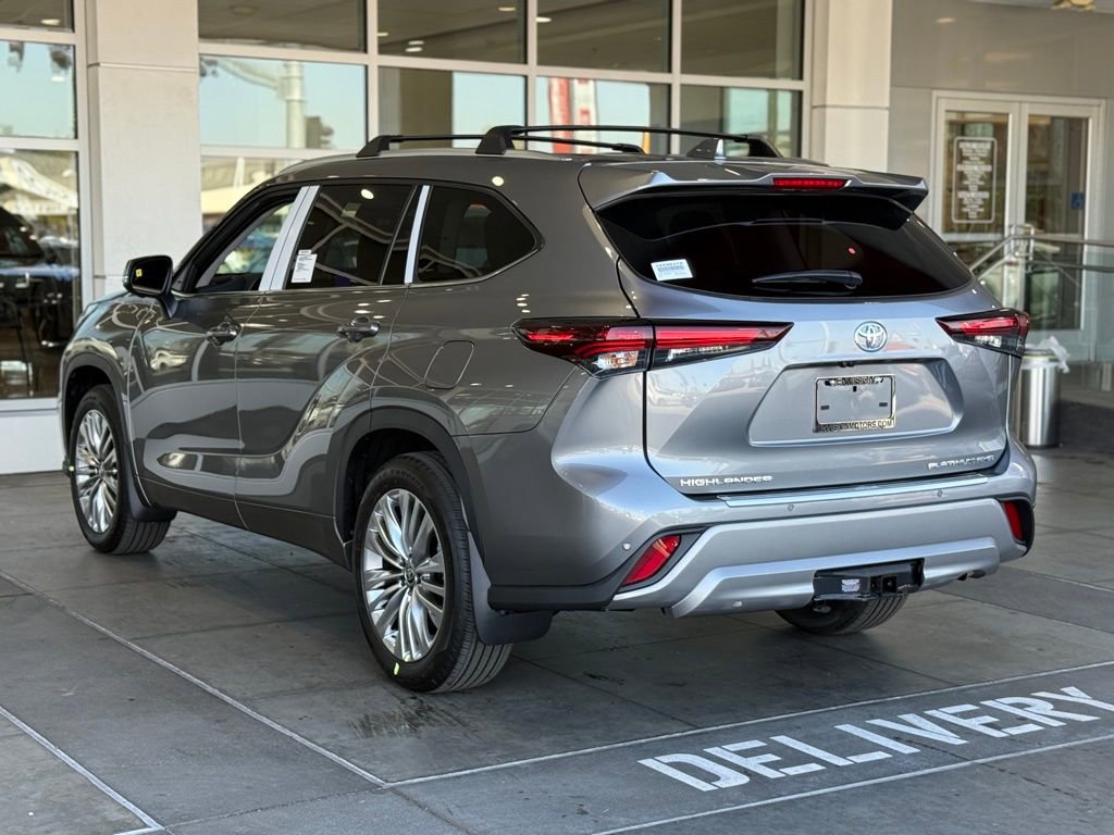 New 2026 Toyota Highlander Platinum image 9