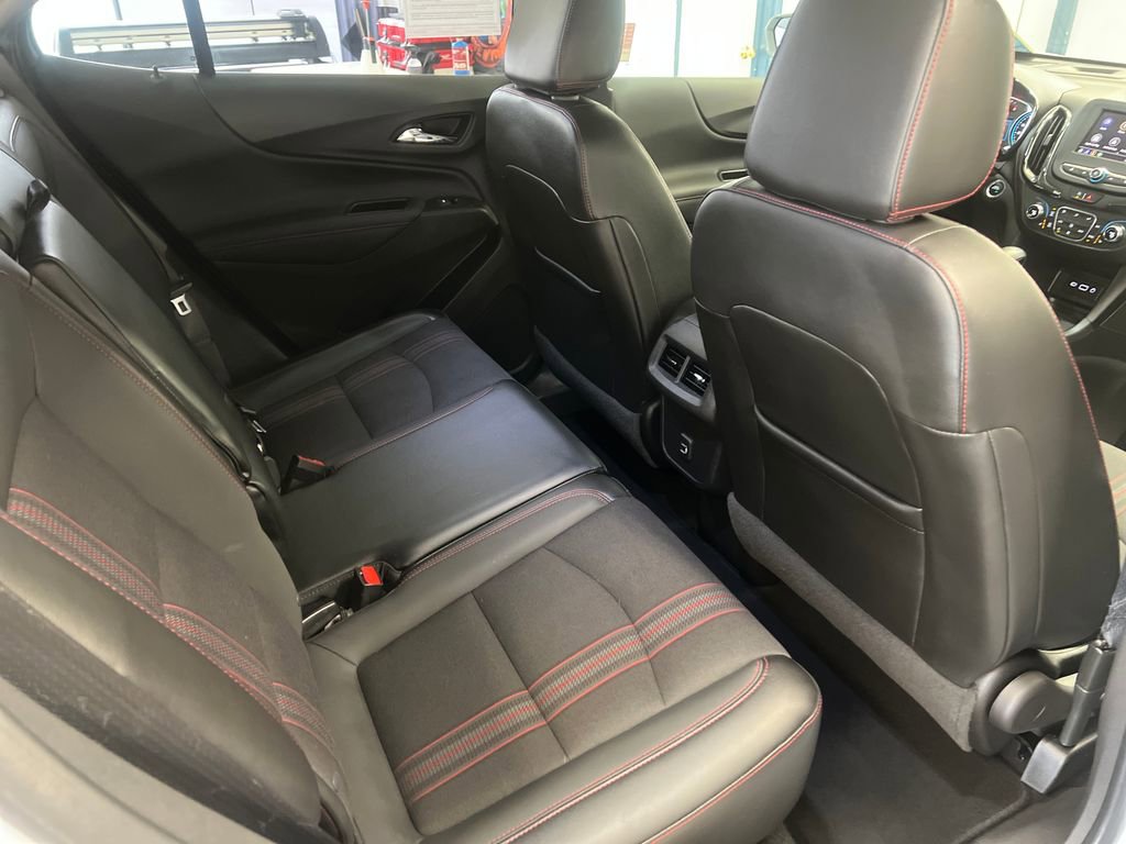 Used 2023 Chevrolet Equinox RS image 42