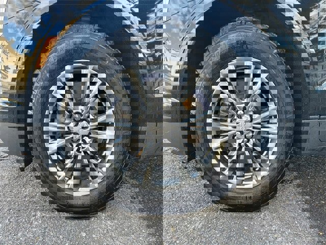 Used 2023 Cadillac XT5 Premium Luxury image 16