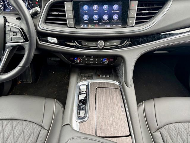 Used 2024 Buick Enclave Avenir image 24
