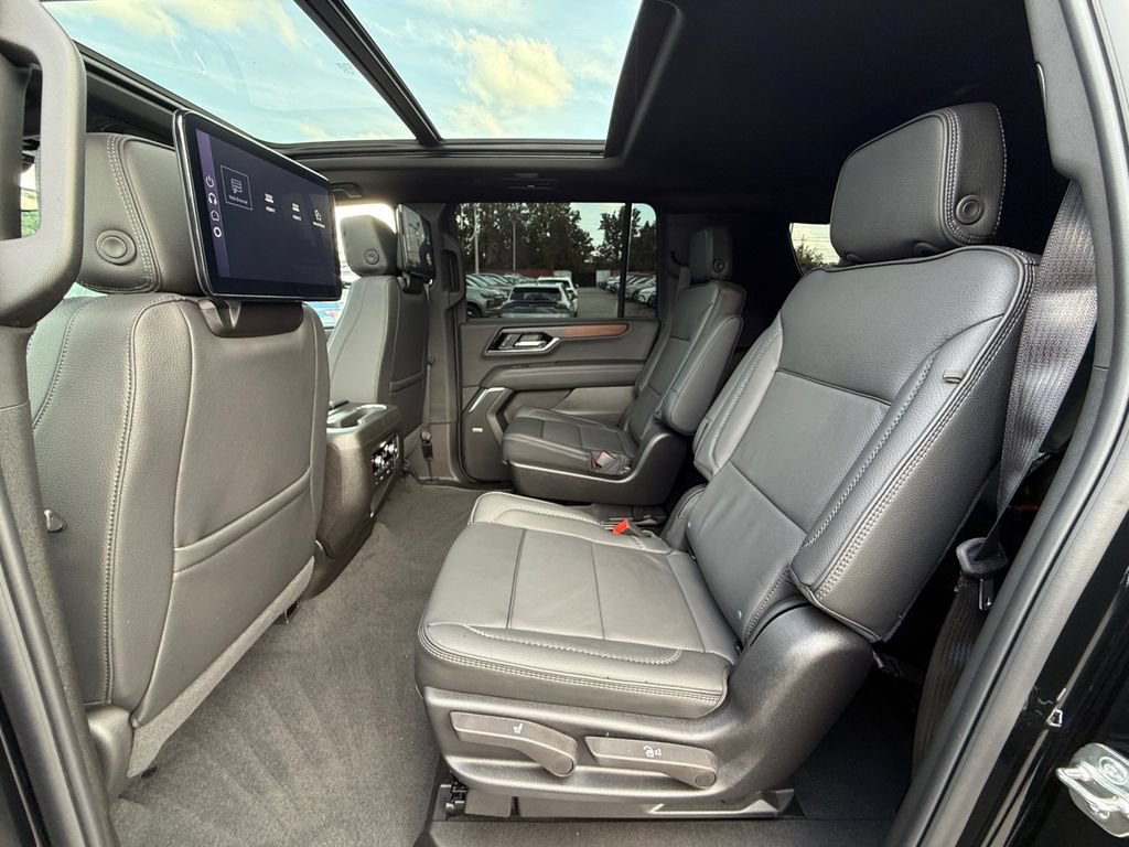 Used 2026 GMC Yukon XL Denali w/ Denali Reserve Package AWD/4WD image 27