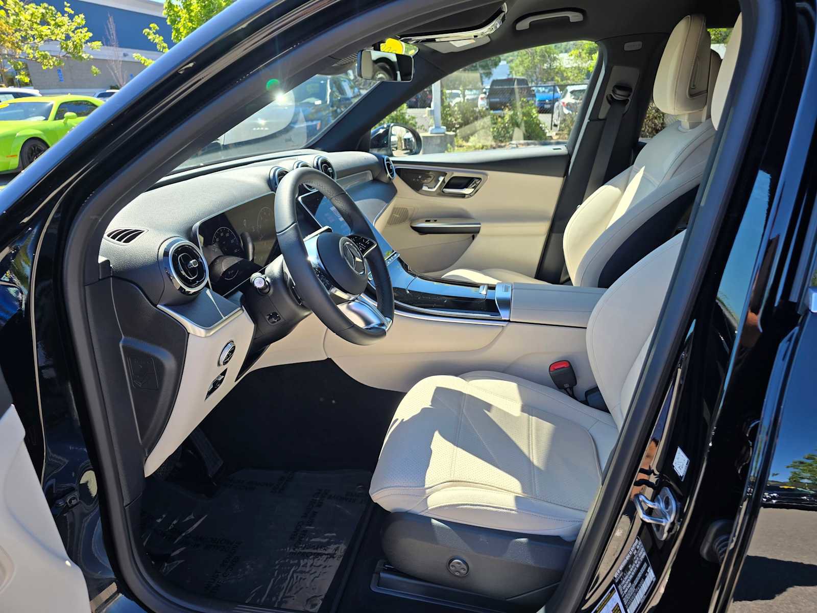 Used 2026 Mercedes-Benz GLC 300 image 23