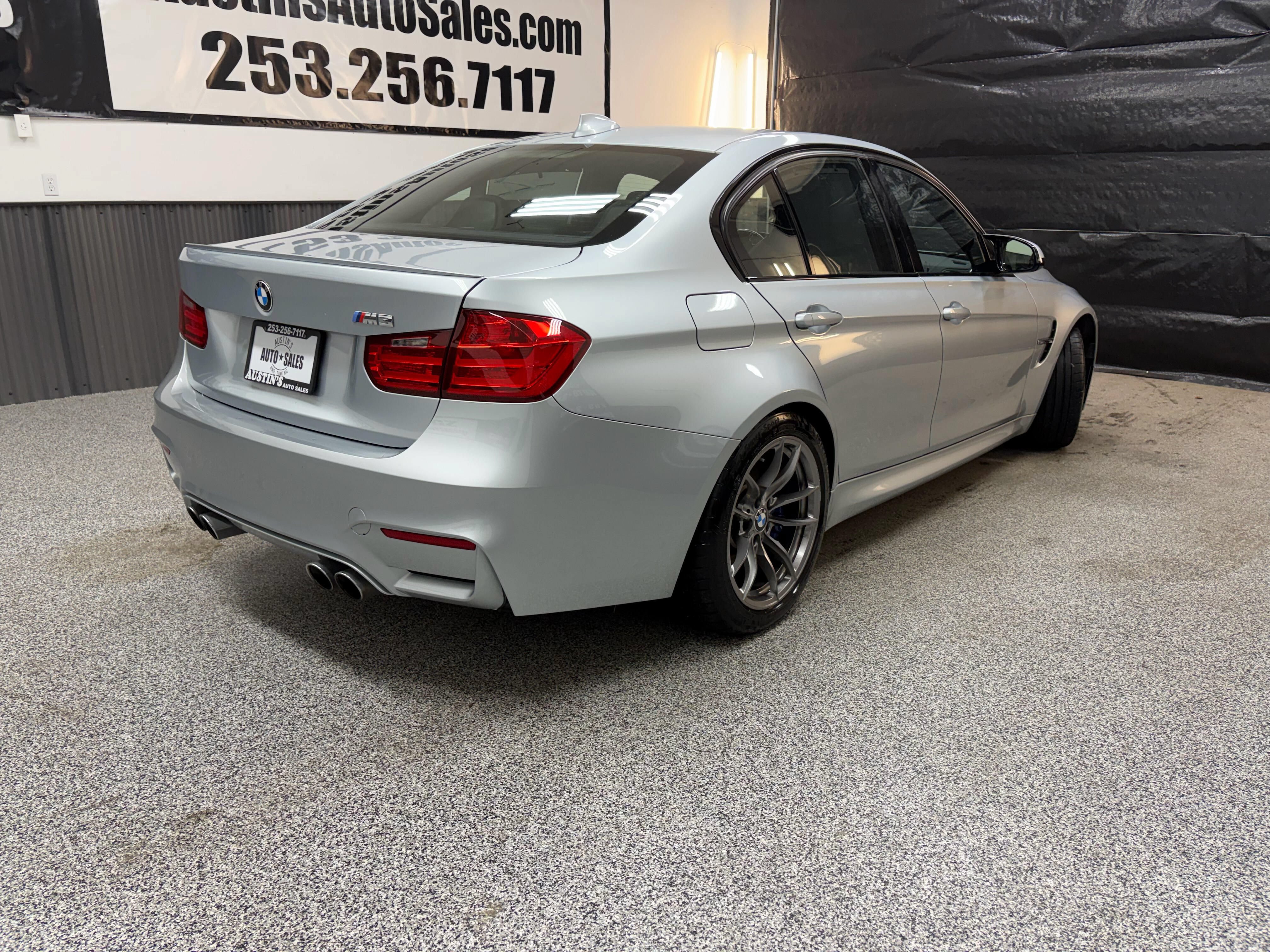 Used 2015 BMW M3 RWD image 3