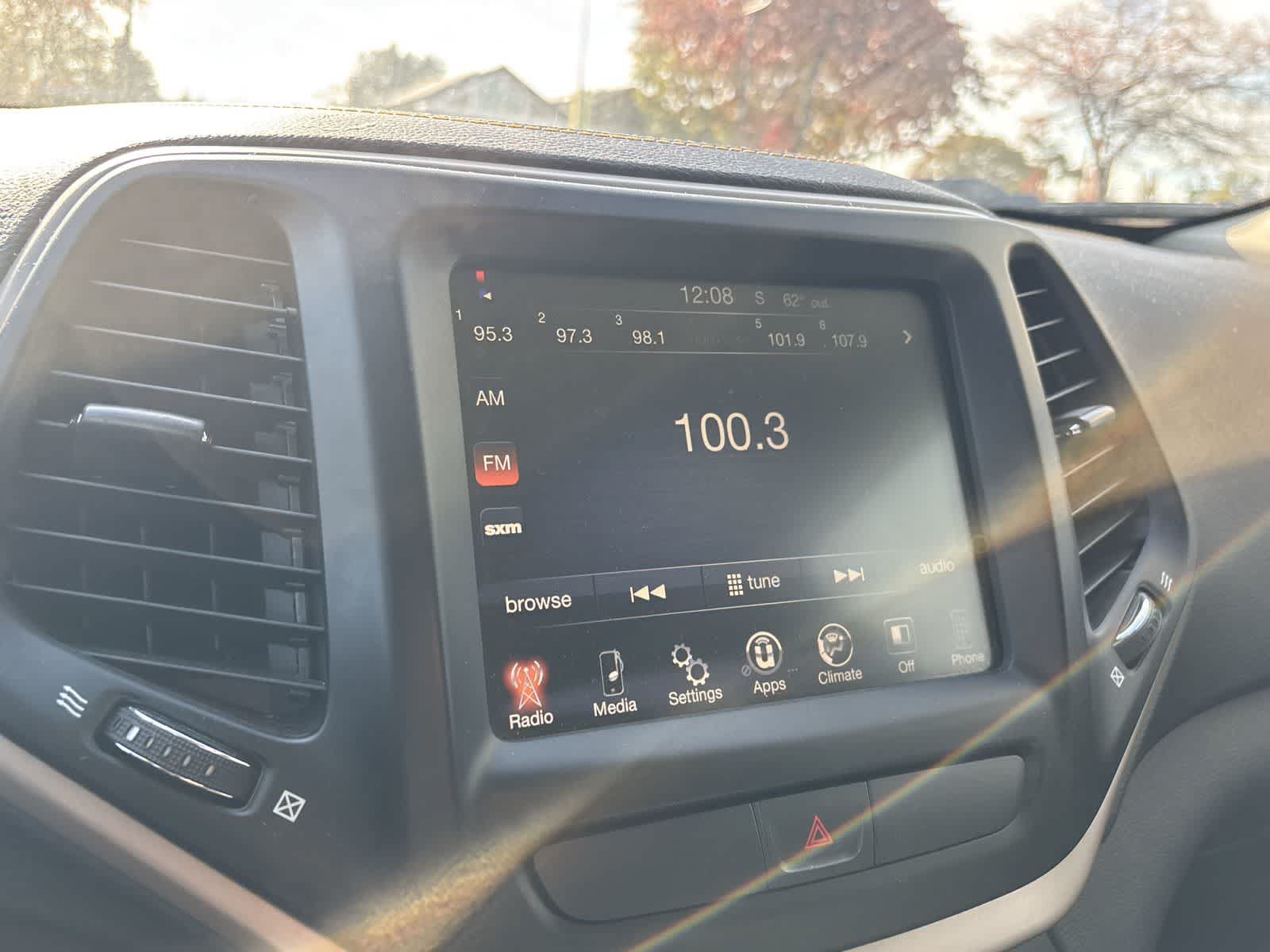 Certified 2017 Jeep Cherokee Latitude FWD image 12
