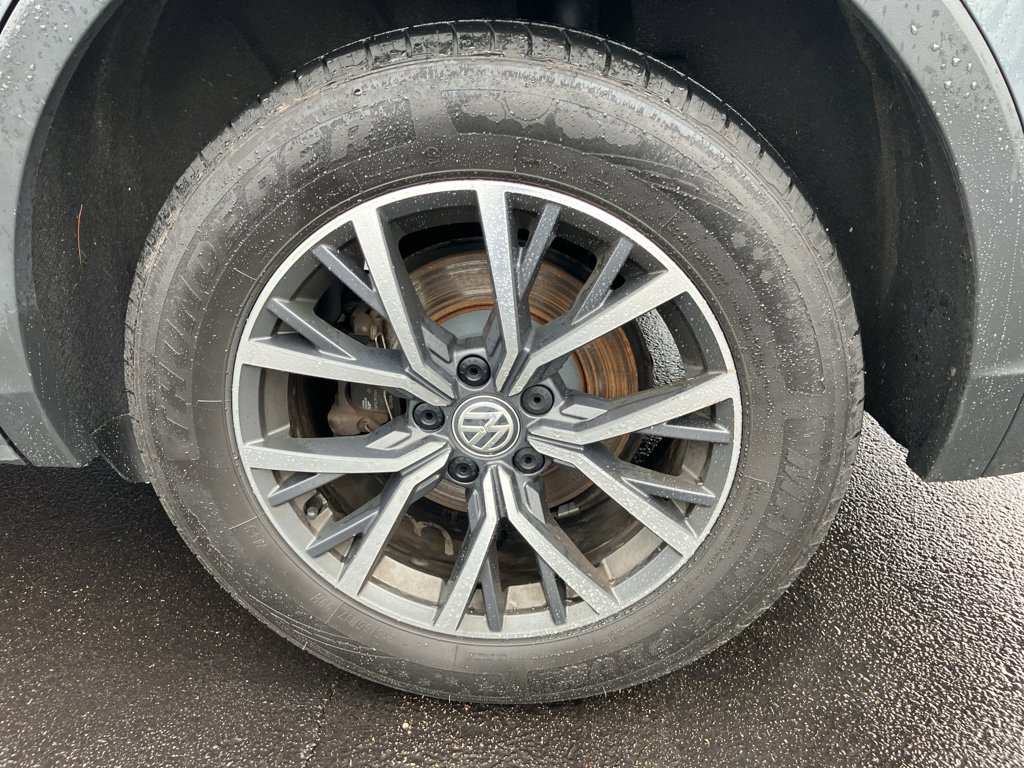 Used 2020 Volkswagen Tiguan SE w/ Panoramic Sunroof Package image 15