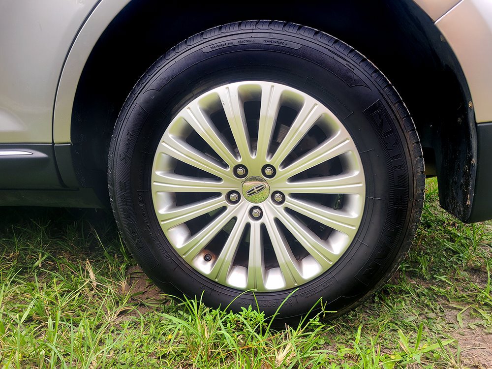 Used 2011 Lincoln MKX 2WD image 9