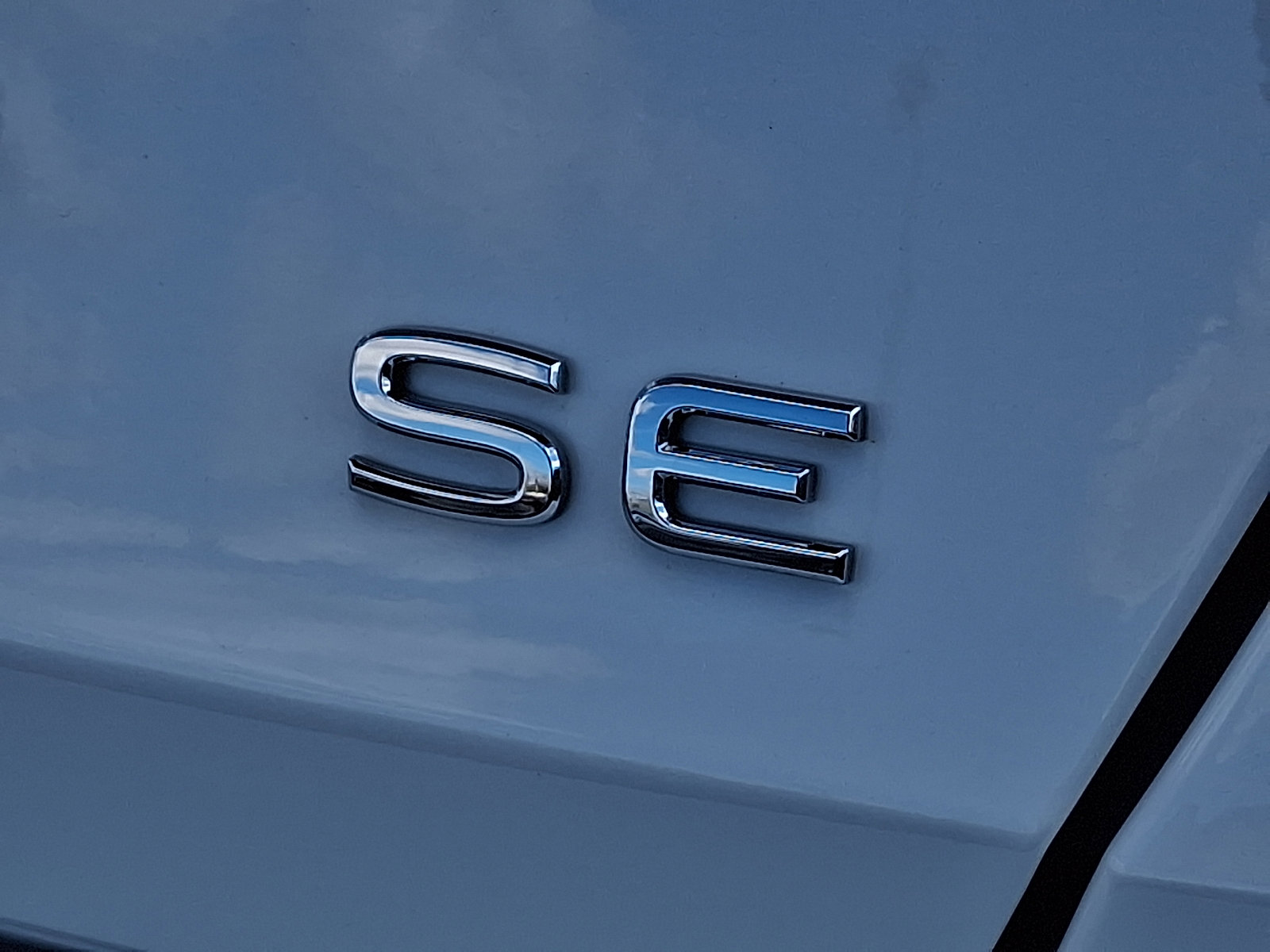 Used 2024 Volkswagen Jetta SE w/ Panoramic Sunroof Package image 32