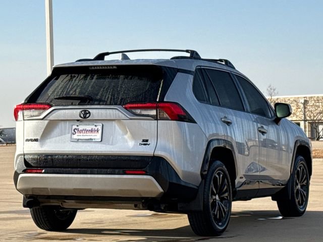 Used 2025 Toyota RAV4 SE w/ Convenience Package image 8
