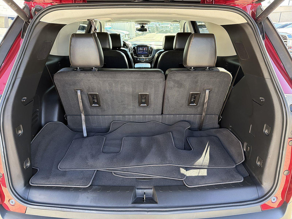 Used 2021 Chevrolet Traverse LT w/ LT Premium Package FWD image 25