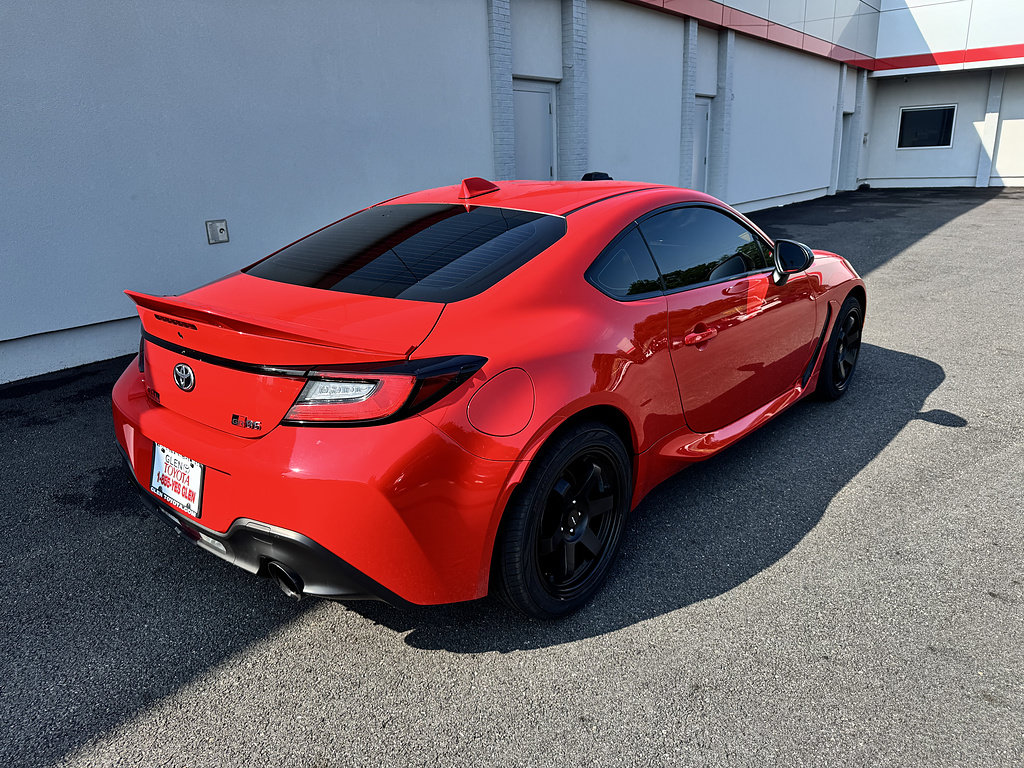 Used 2023 Toyota GR86 Premium w/ ALL Weather Mat Package (TMS) RWD image 5