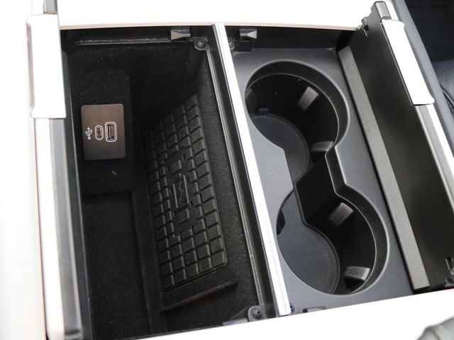 Used 2025 Lincoln Navigator Reserve AWD/4WD image 25