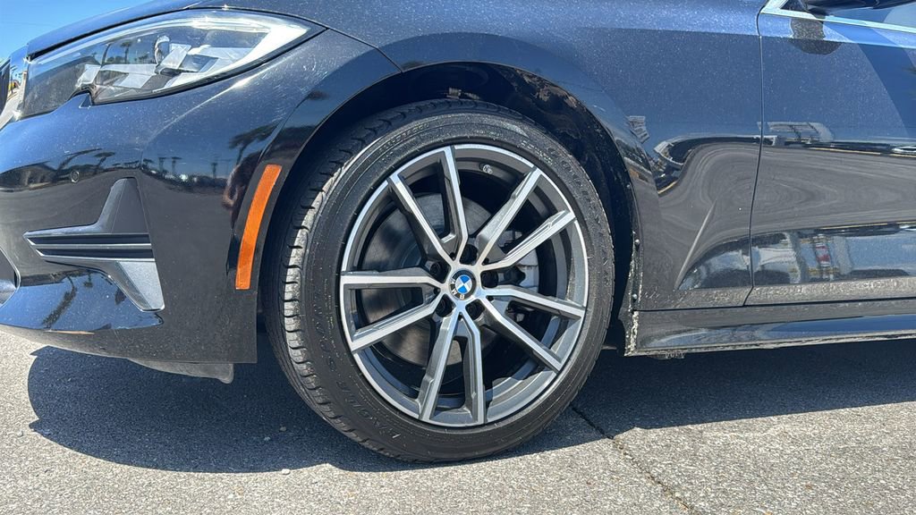Used 2019 BMW 330i Sedan w/ Driving Assistance Package image 9