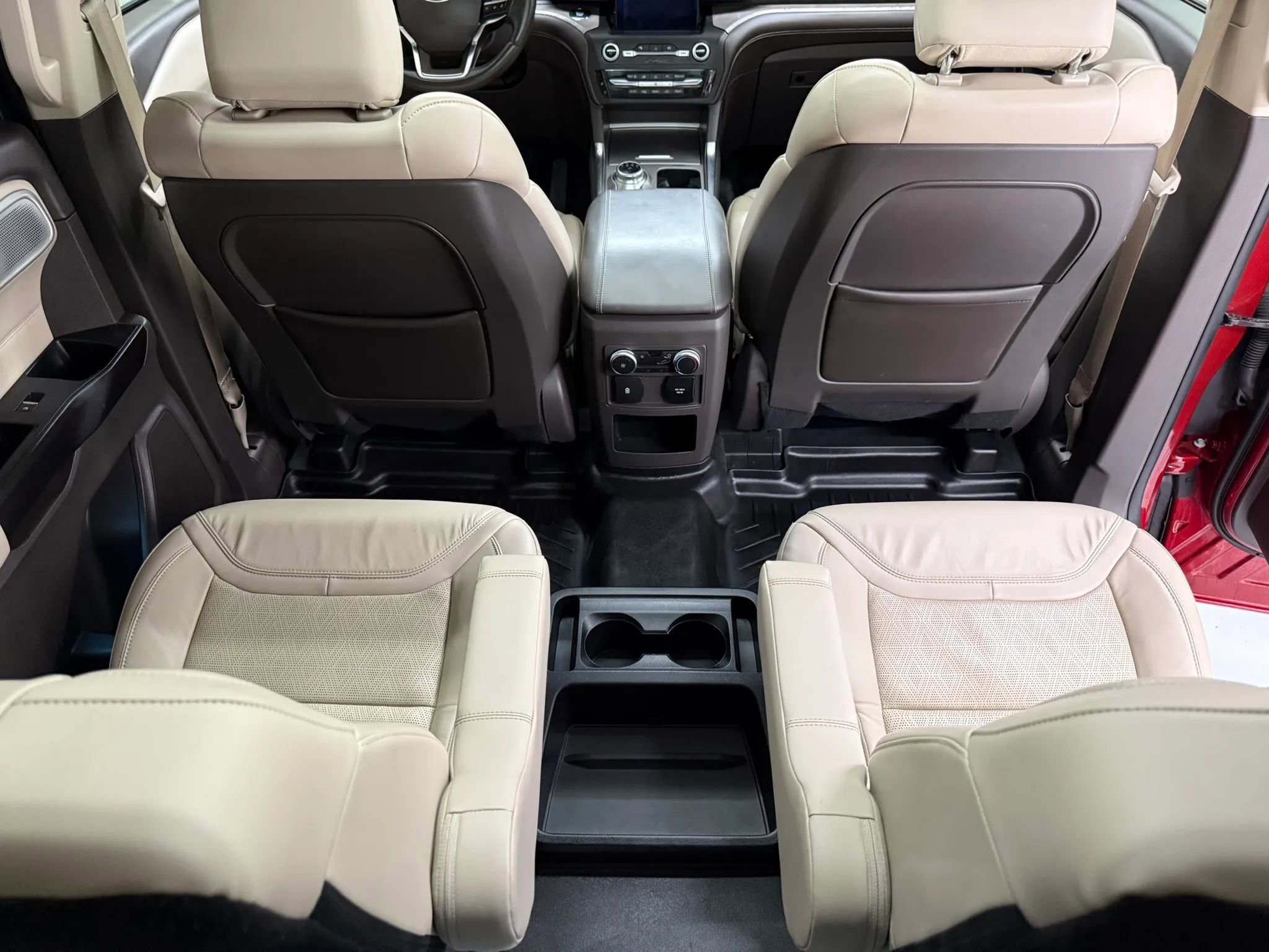 Used 2020 Ford Explorer Platinum w/ Premium Technology Package image 56