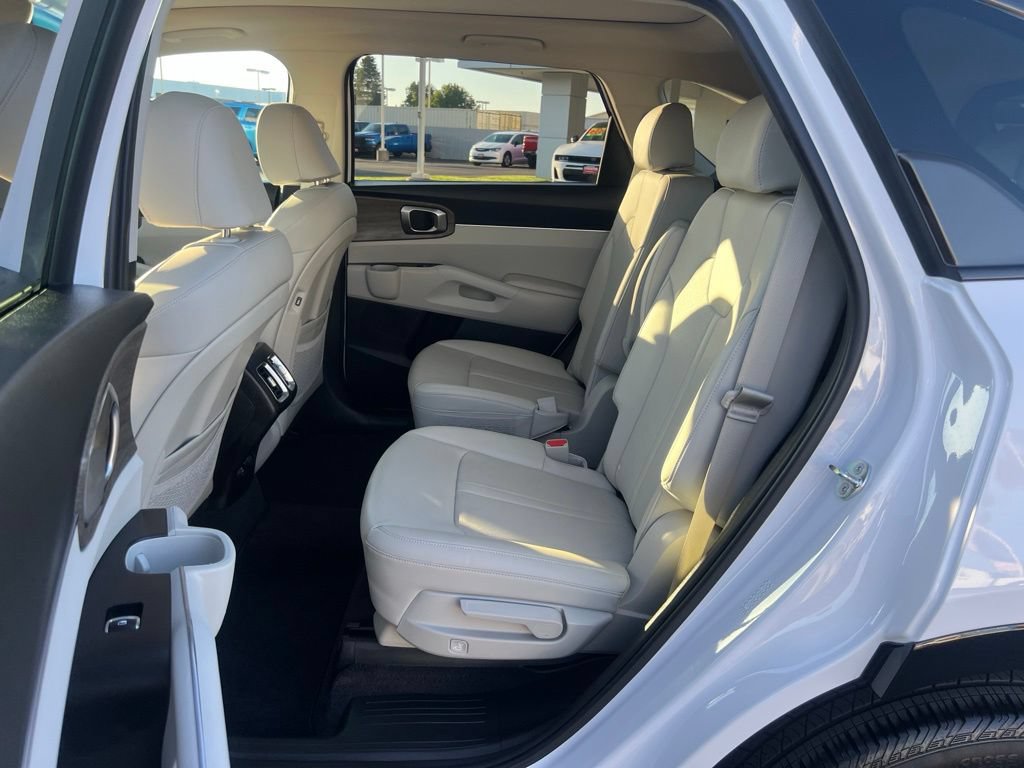 Used 2023 Kia Sorento EX w/ Panoramic Sunroof Package FWD image 30