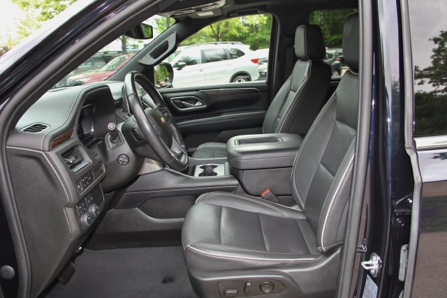 Used 2023 Chevrolet Suburban Premier AWD/4WD image 19
