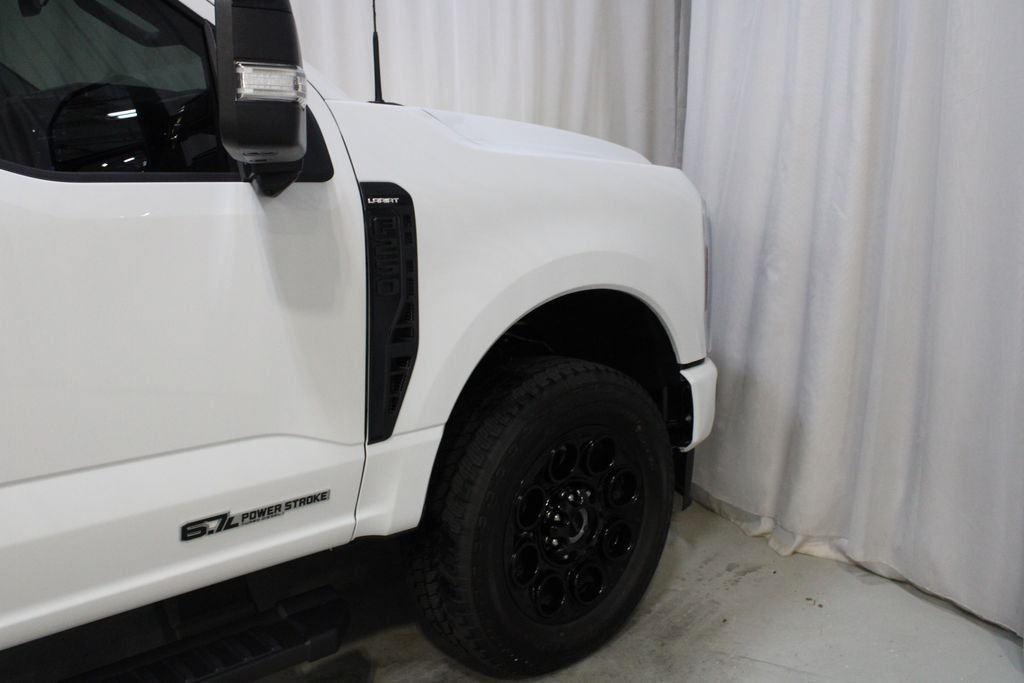 New 2026 Ford F250 Lariat w/ Black Appearance Package AWD/4WD image 28