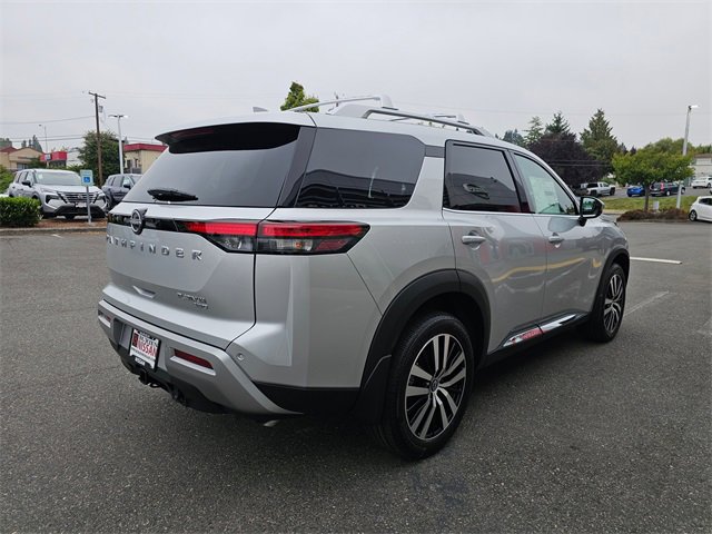 New 2025 Nissan Pathfinder Platinum w/ Cargo Package image 6