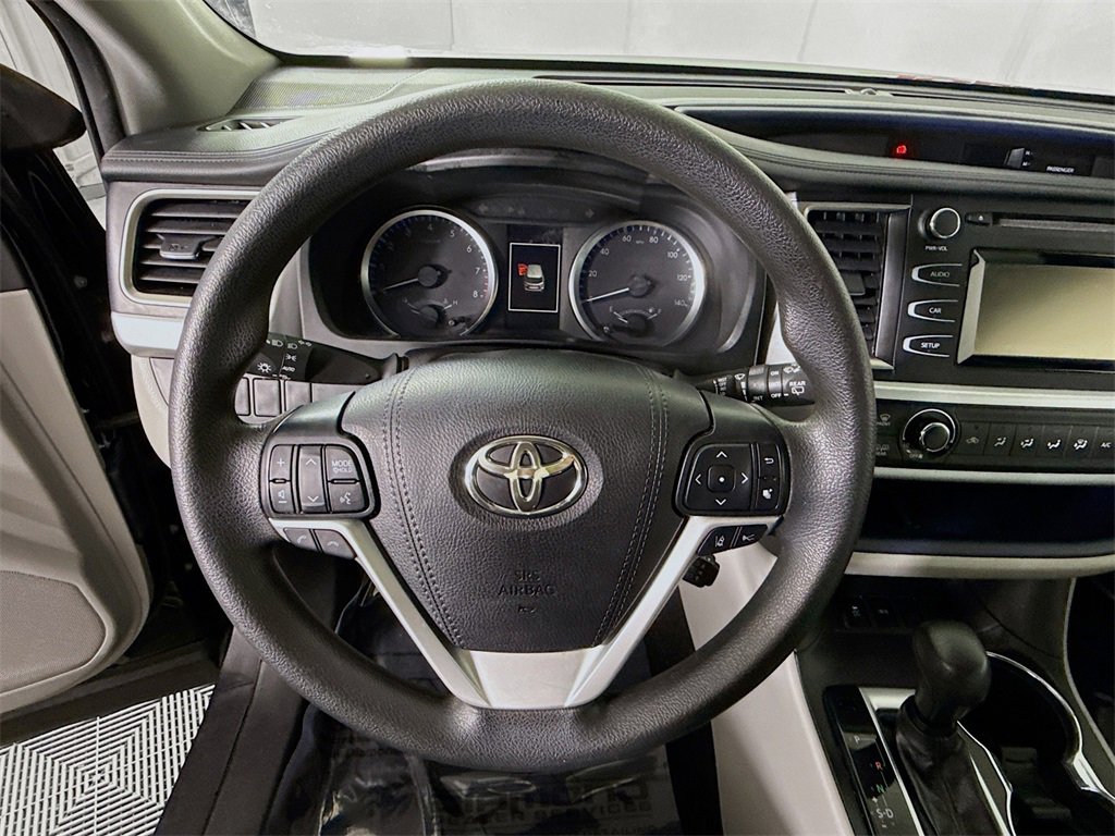 Certified 2019 Toyota Highlander LE image 20