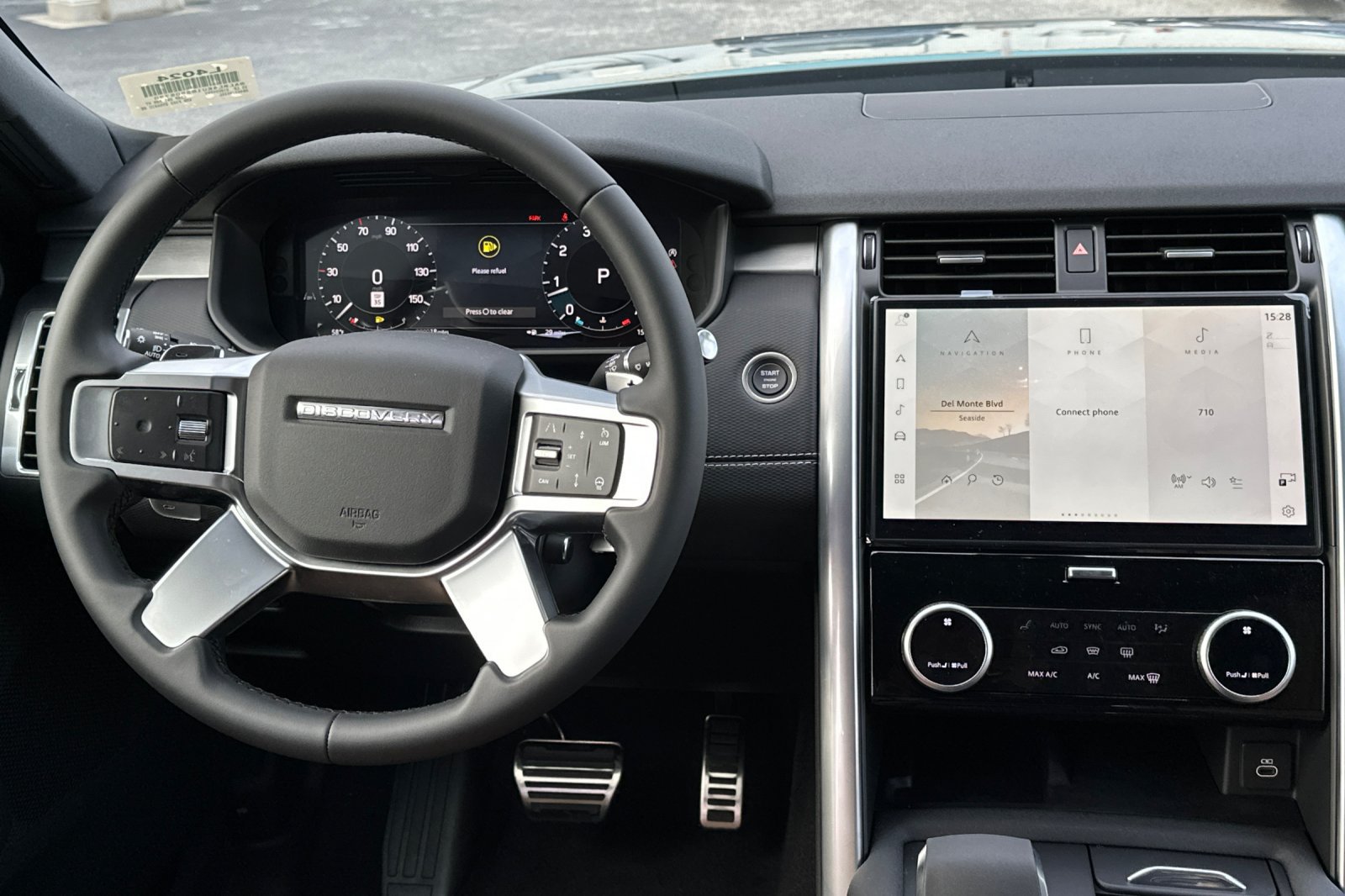 New 2025 Land Rover Discovery Dynamic SE AWD/4WD image 14
