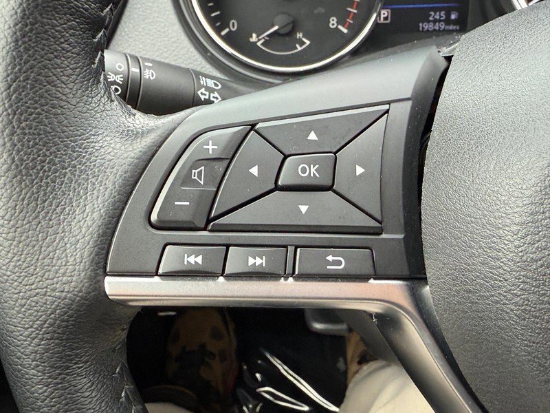 Used 2021 Nissan Rogue Sport SL w/ Premium Package image 19