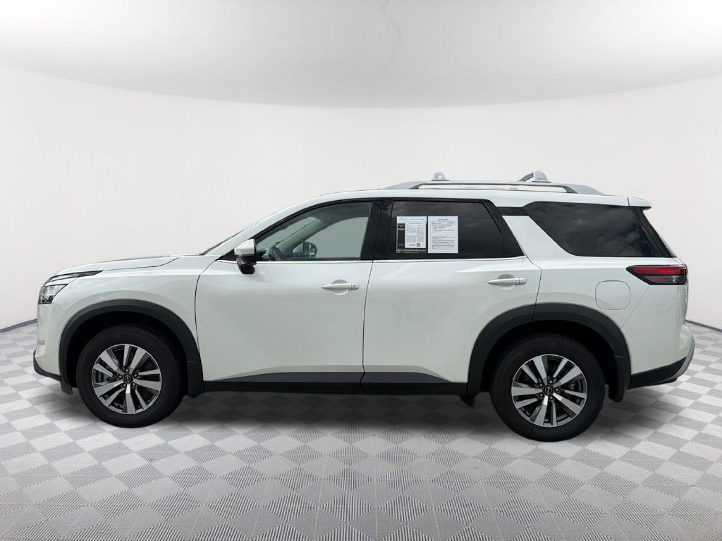 Used 2024 Nissan Pathfinder SL FWD image 8