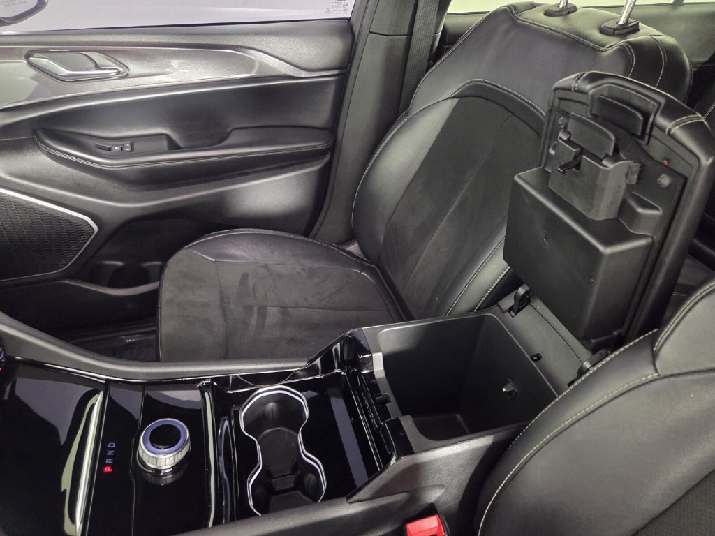 Used 2022 Jeep Grand Cherokee L Laredo RWD image 21