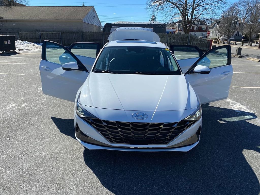 Used 2023 Hyundai Elantra Limited image 30