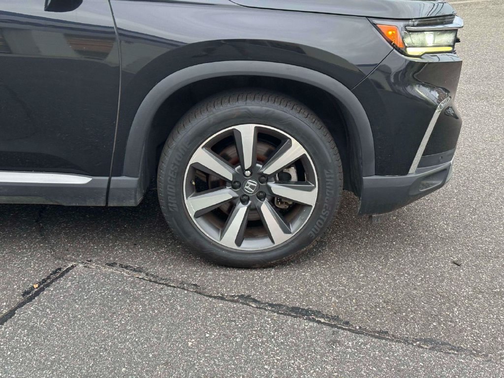 Used 2023 Honda Pilot Touring image 10