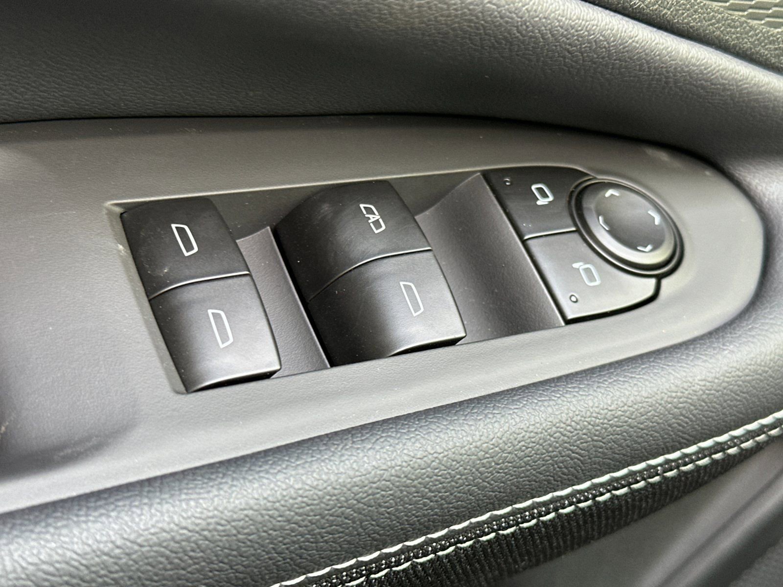 Used 2026 Chevrolet Blazer EV LT image 25