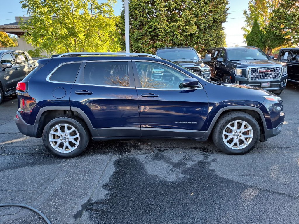 Used 2016 Jeep Cherokee Latitude FWD image 8
