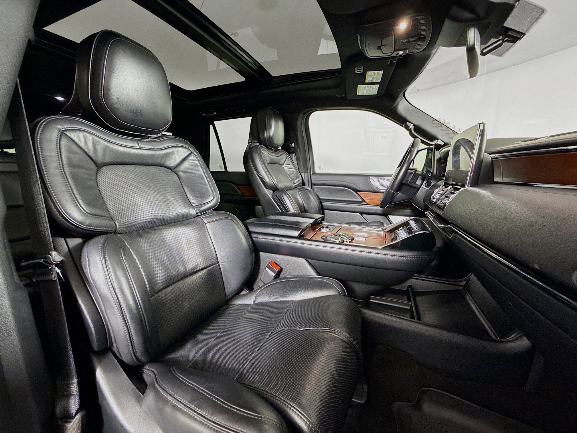 Used 2019 Lincoln Navigator Reserve AWD/4WD image 29