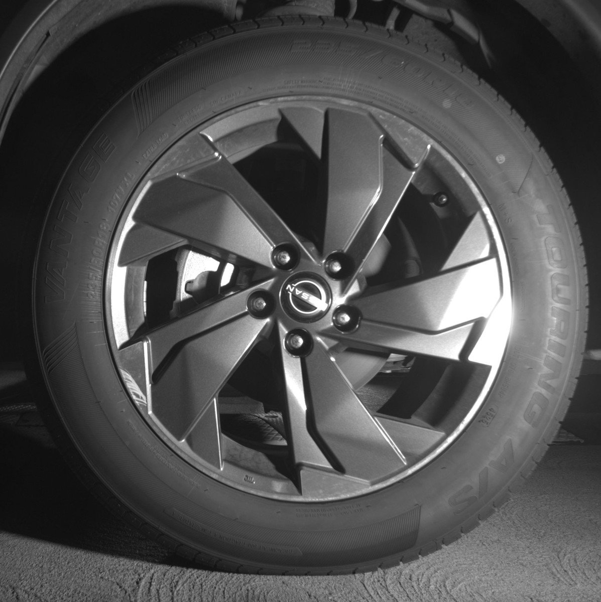 Used 2025 Nissan Rogue SV image 12