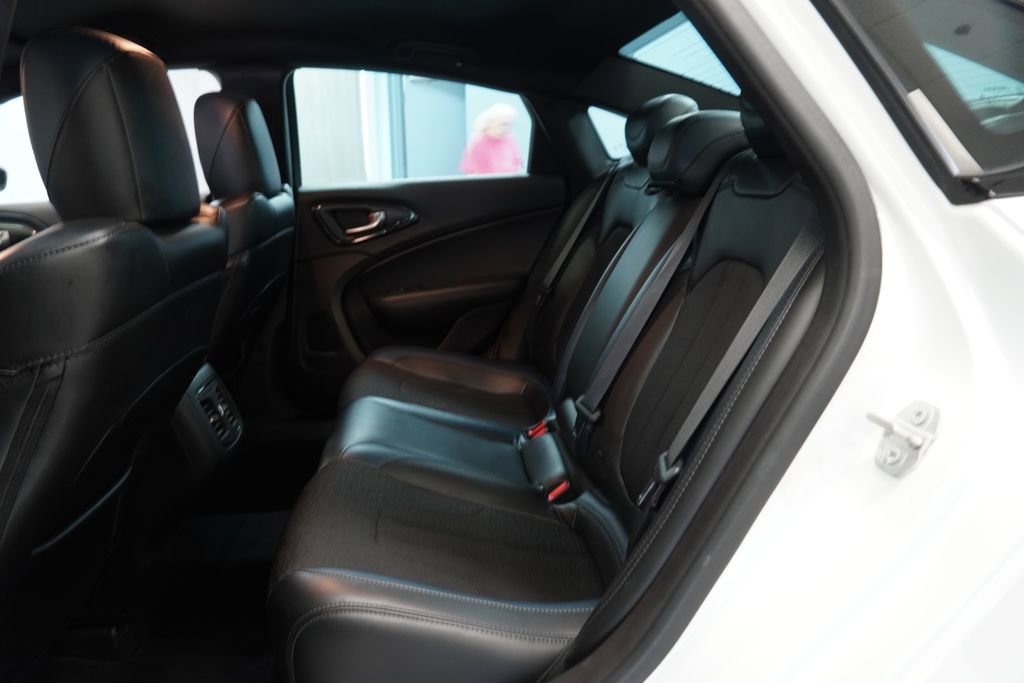 Used 2015 Chrysler 200 S w/ Comfort Group image 24