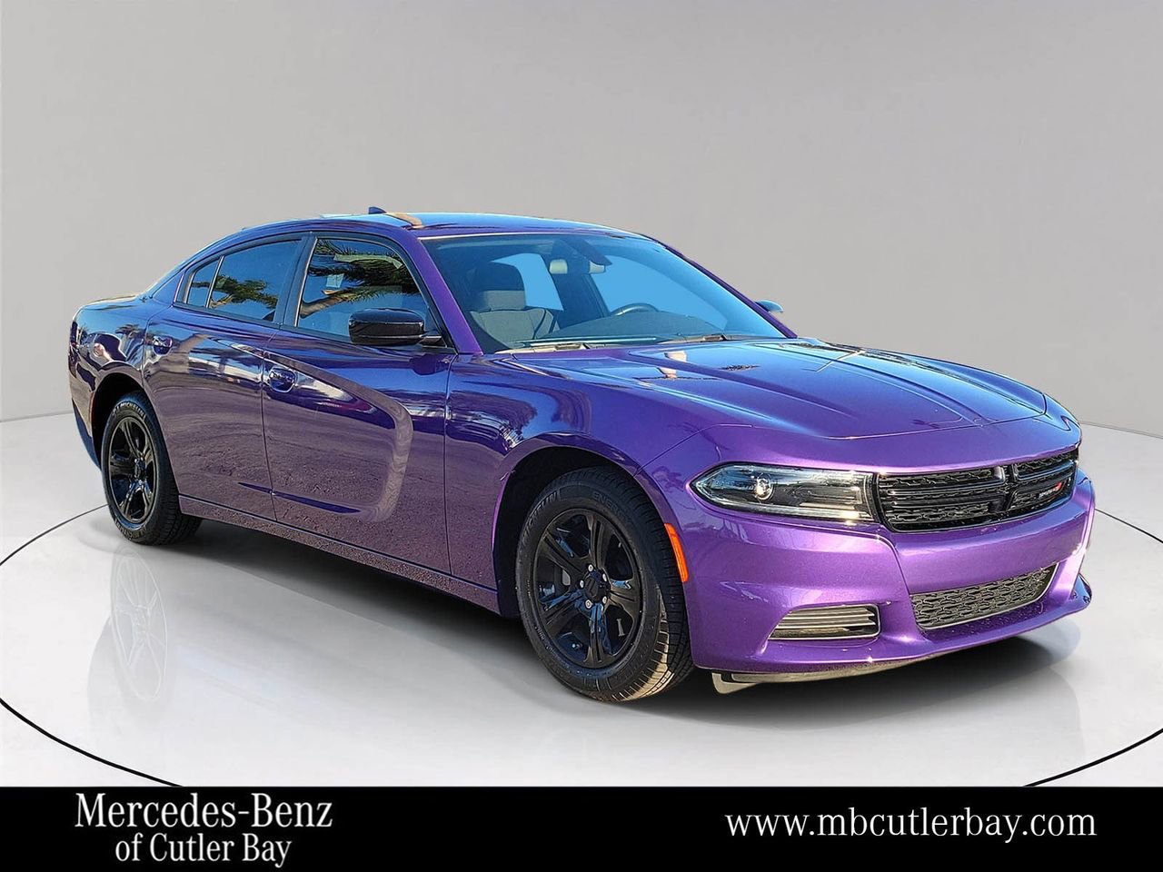 Used 2023 Dodge Charger SXT image 1