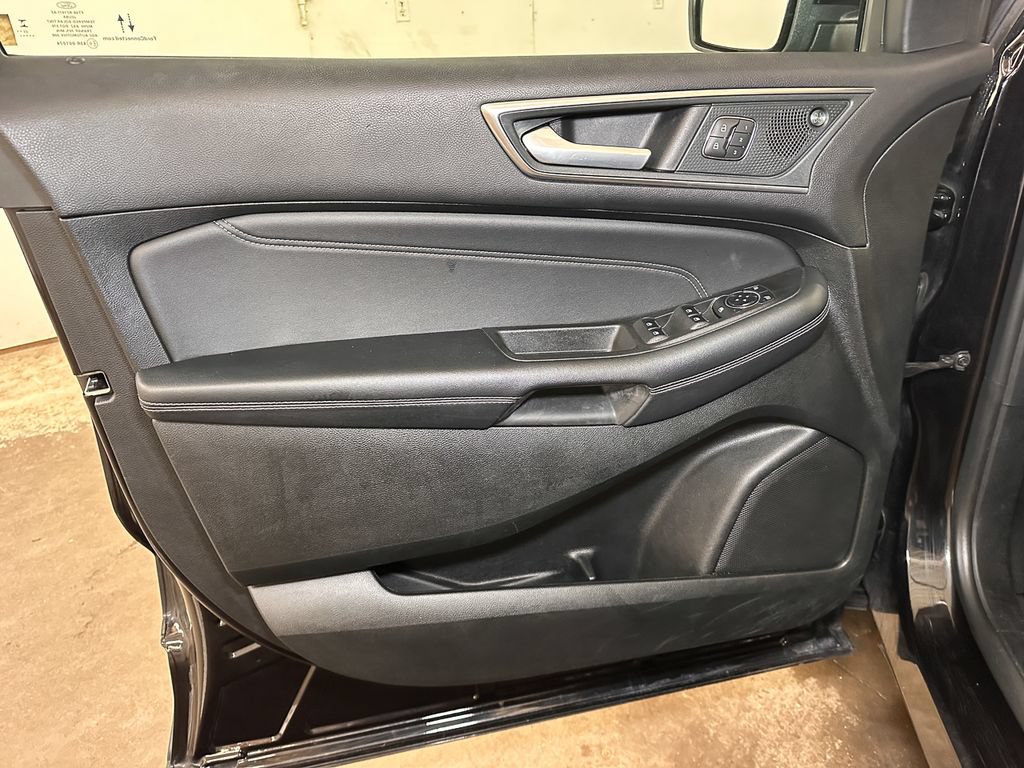 Certified 2024 Ford Edge Titanium AWD/4WD image 22