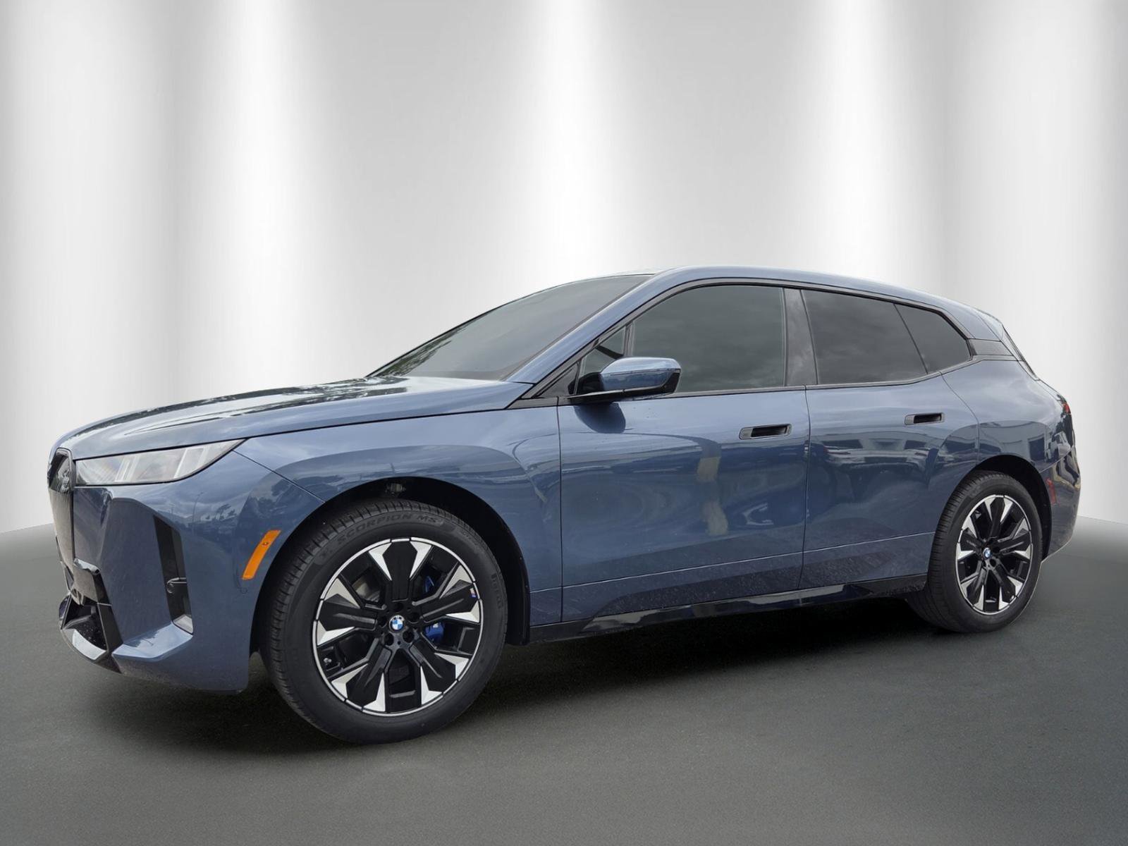 New 2026 BMW iX xDrive60 w/ M Sport Package image 3