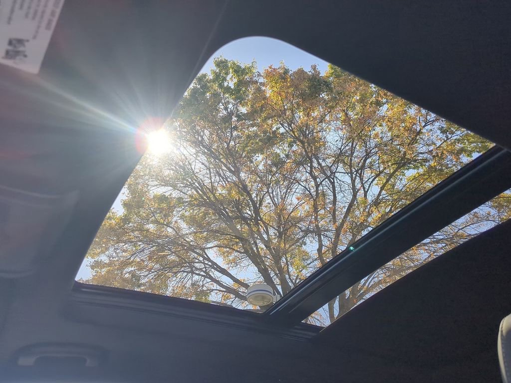 Used 2025 Cadillac XT6 Premium Luxury image 19