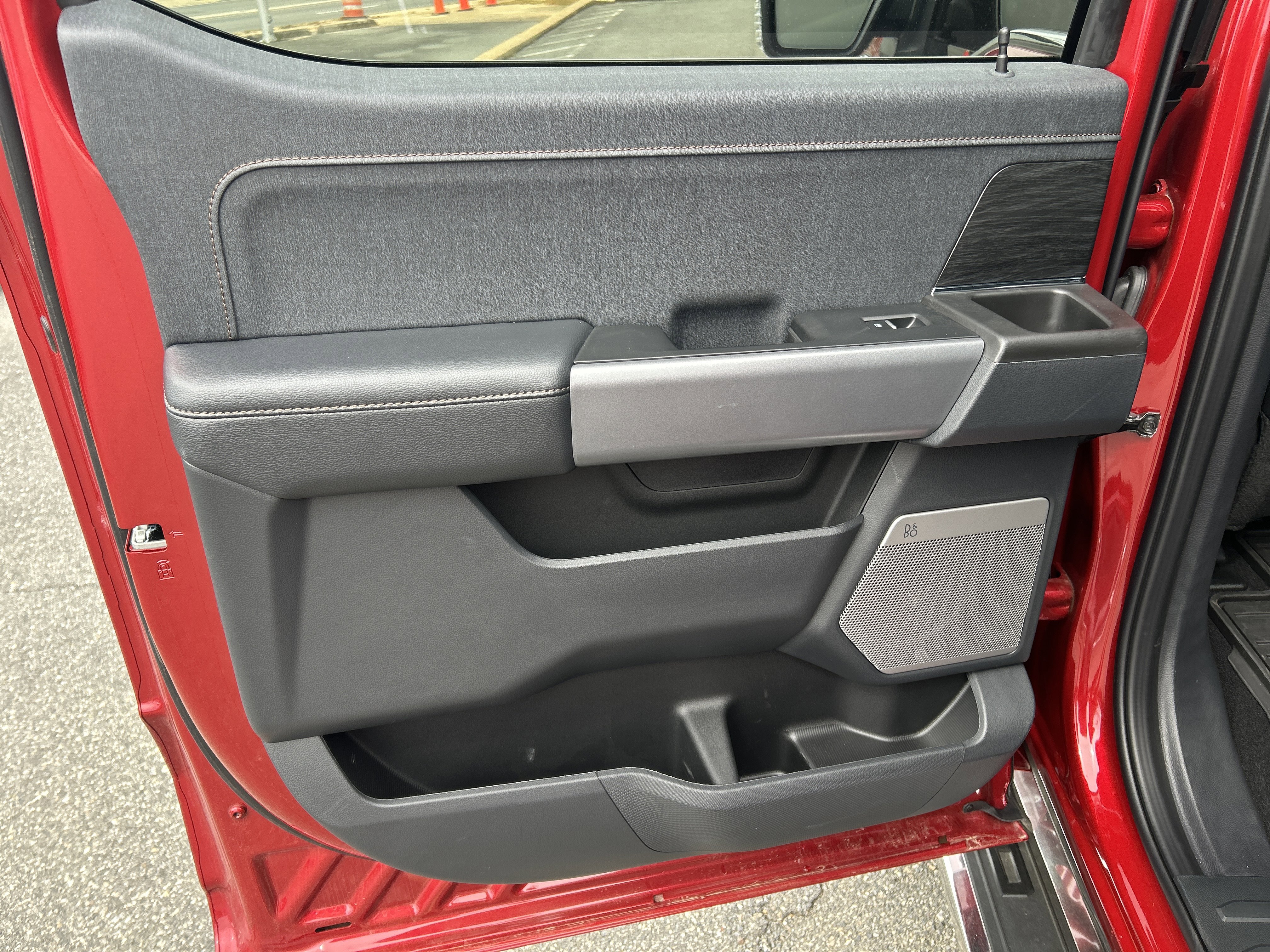 Used 2024 Ford F150 Lariat w/ FX4 Off-Road Package image 14