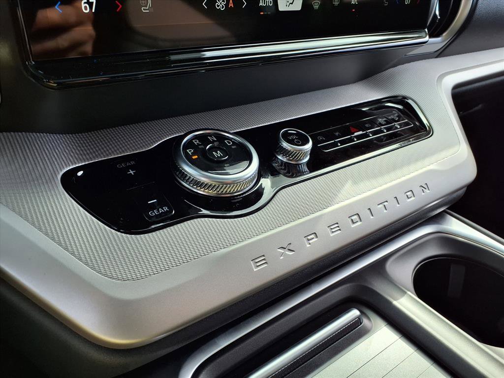 New 2025 Ford Expedition Active image 20