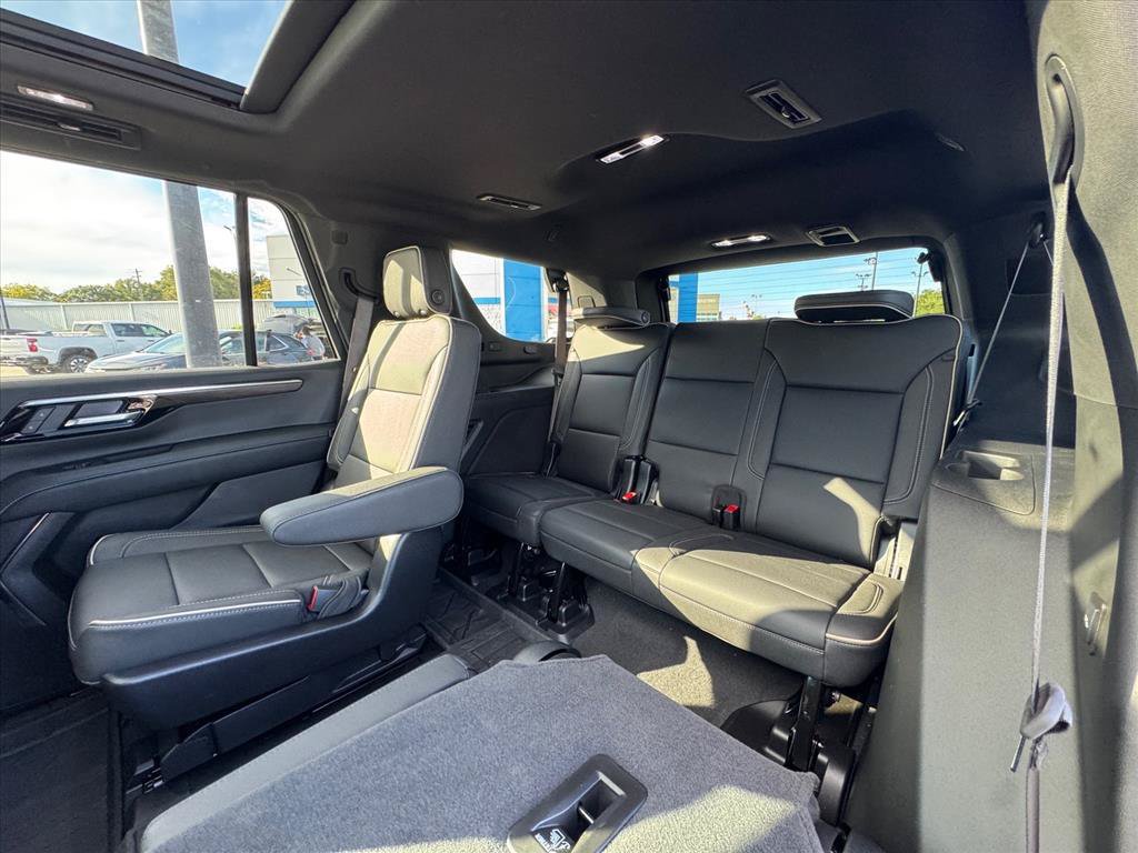 Used 2026 Chevrolet Tahoe Premier AWD/4WD image 13