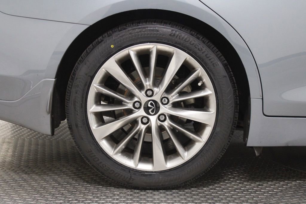 Used 2020 INFINITI Q50 Luxe w/ Essential Package (3.0T Luxe) RWD image 13