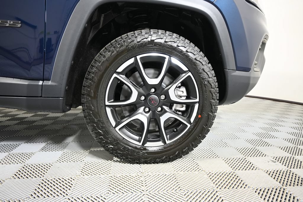 New 2026 Jeep Compass Trailhawk w/ Sun, Sound & Navigation Group AWD/4WD image 11